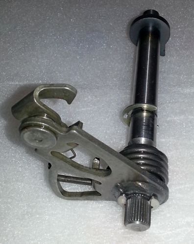 Gear change shift shaft with mechanism - used