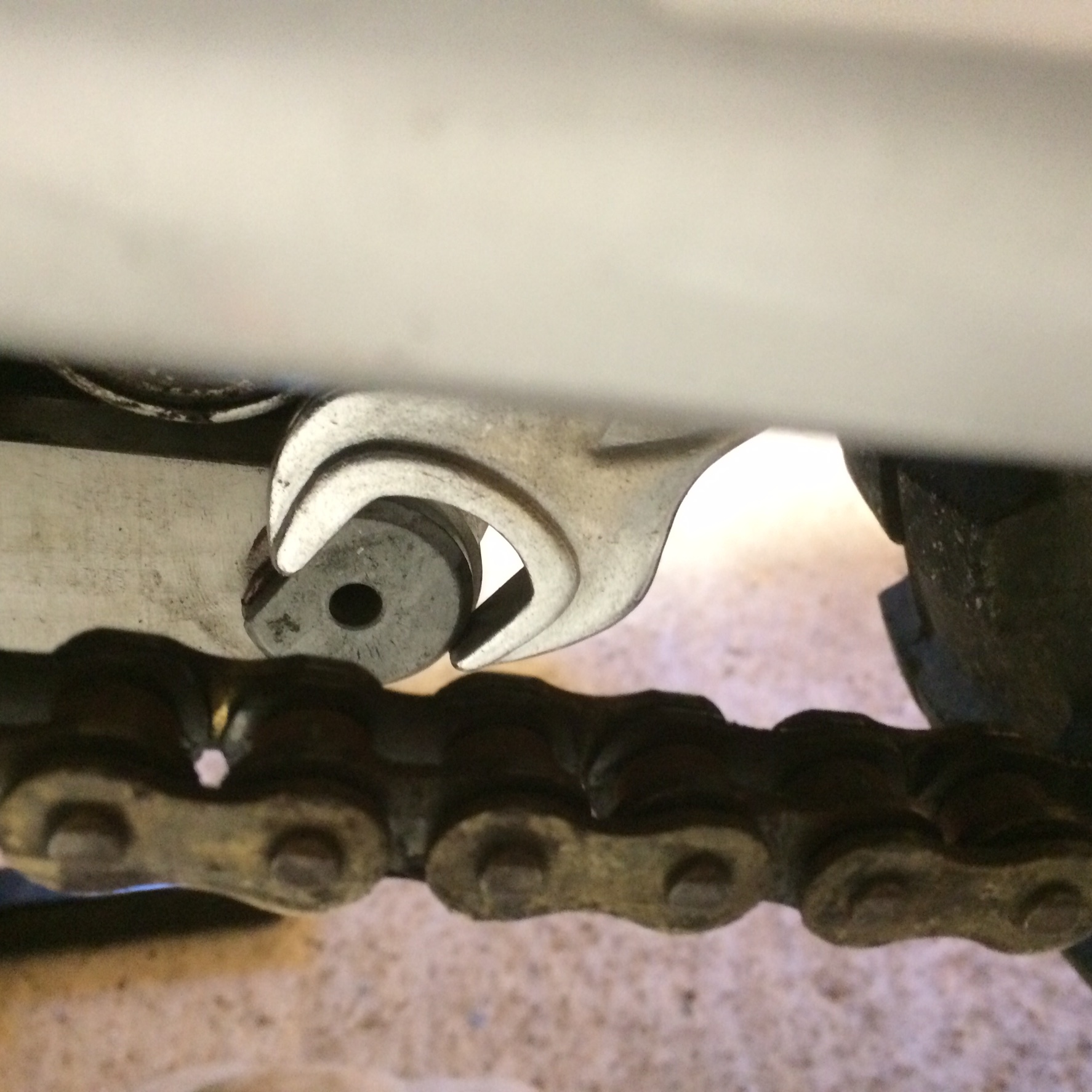 WR250R_lowering_link_fitting_2